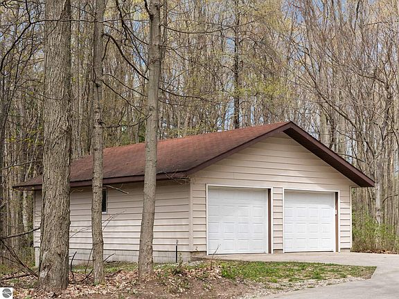 3rd image of 4450 Antioch Dr