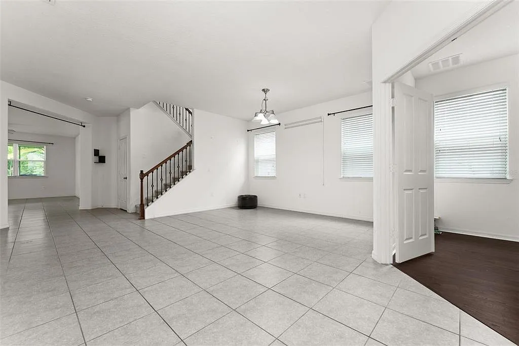 5 bed, 5.0 bath, 3626 sqft, $4,000 — Photo 3