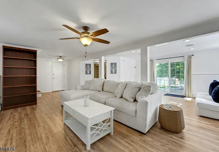 11 Rande Dr — Photo 34
