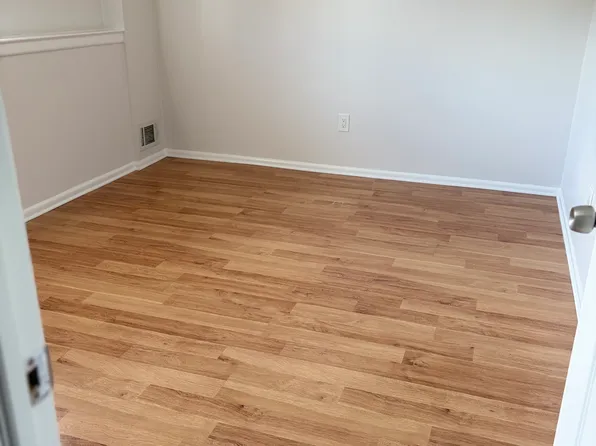 (undisclosed Address), Smithtown, NY 11787