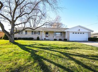 1006 Merrywood Dr, Englewood, OH