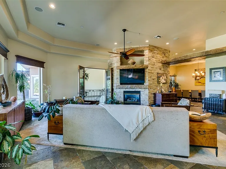 549 Regents Gate Dr — Photo 18