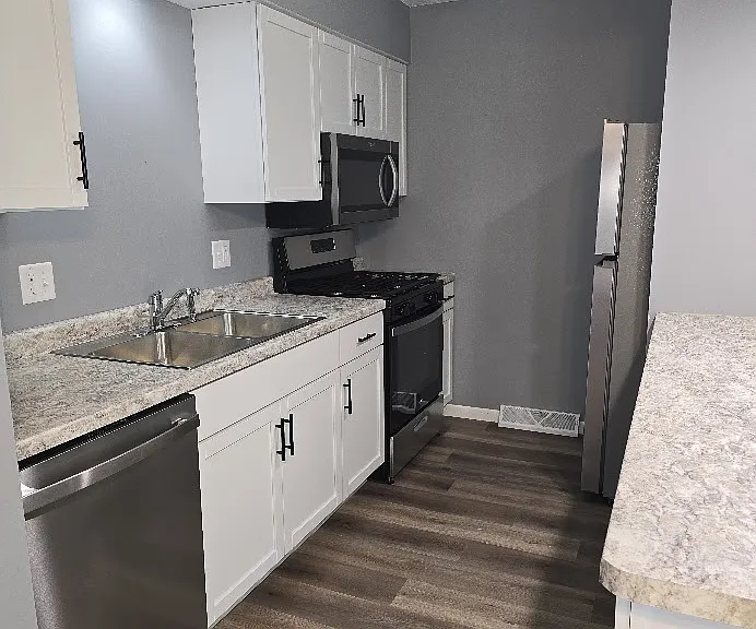 108 Willow Rd — Photo 3