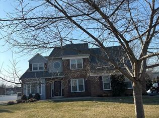 327 Sonnet Ln, Collegeville, PA 19426