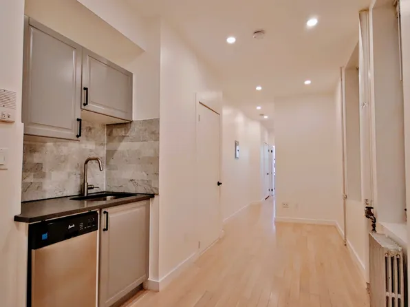 112 East 7th Street image 2 of 11