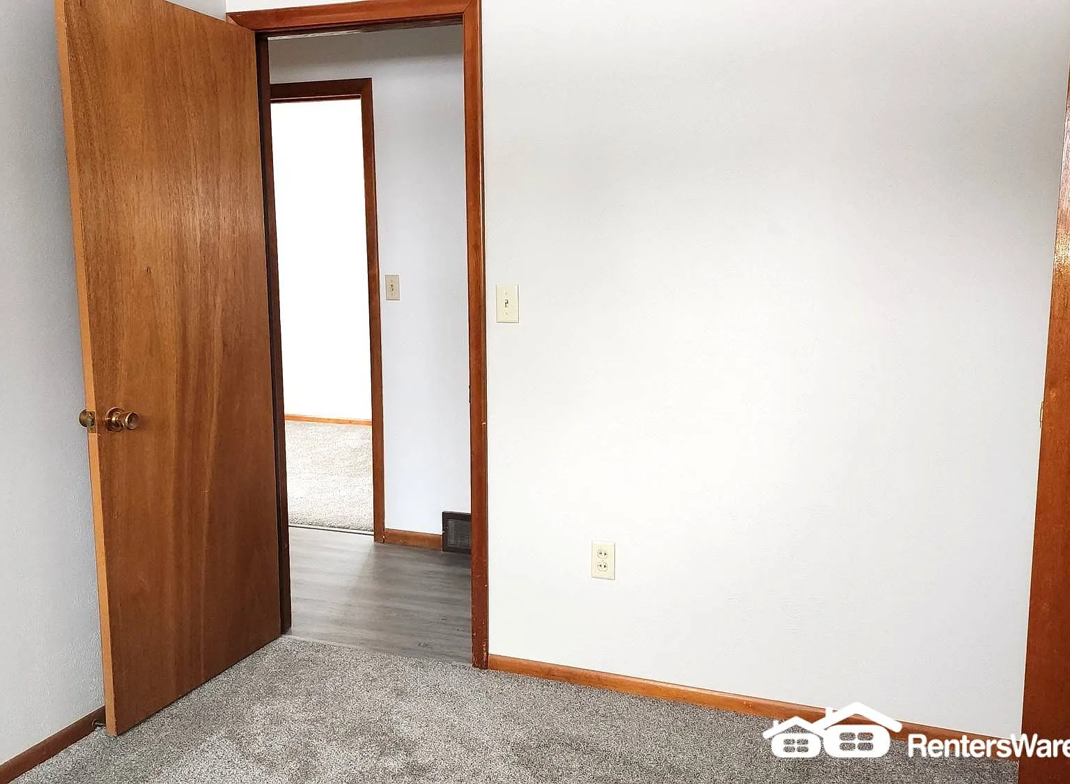 Beautifully Updated 4br/2ba Home Near Downtown New Richmond — Photo 3