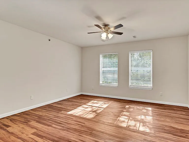 1112 Bertling St #7 — Photo 4