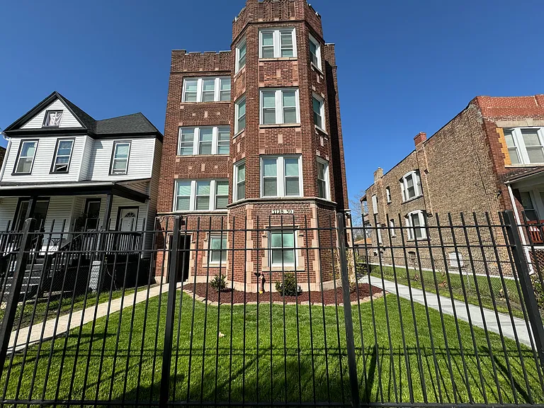 7730 S Lowe Ave #1W — Photo 2
