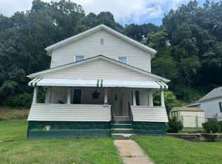 1424 Harvey Rd, Huntington, WV 25701