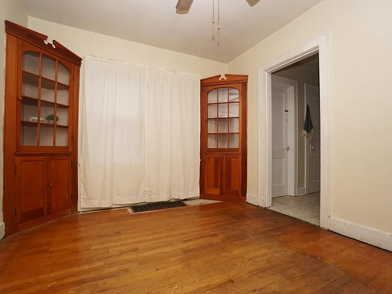 111 Sherman St — Photo 11
