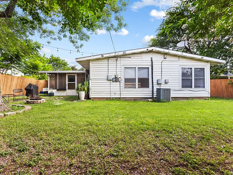 230 Brettonwood Dr — Photo 25