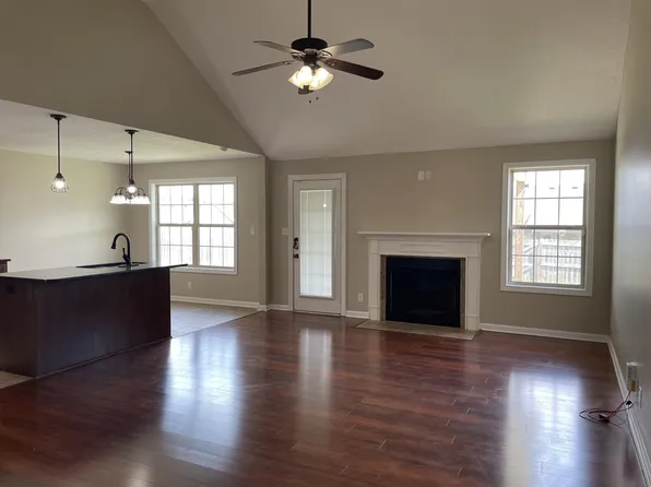 1187 Freedom Dr, Clarksville, TN 37042