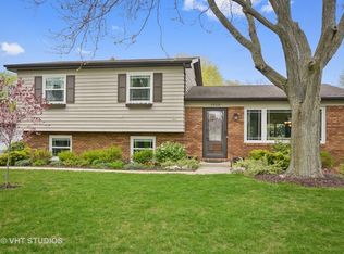 1928 Moore Ave, St Charles, IL 60174