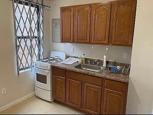 2nd image of 47 Bartlett St #1