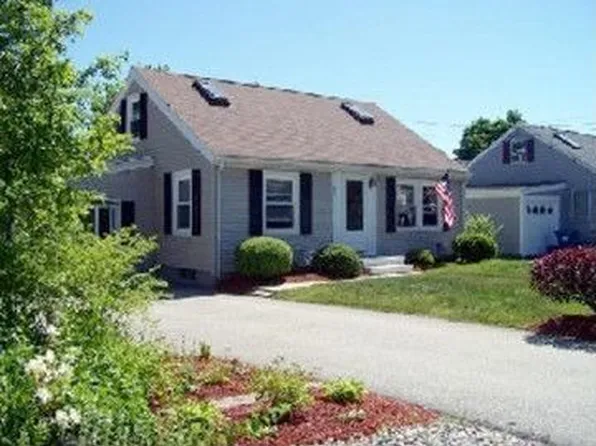 57 Hillside Ave, Webster, MA 01570