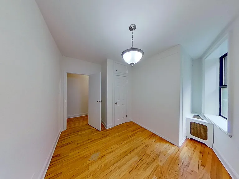 245 W 51st St #308 — Photo 8