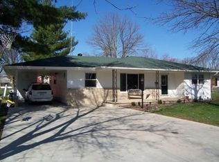 10 N Edwards St, Altamont, IL 62411