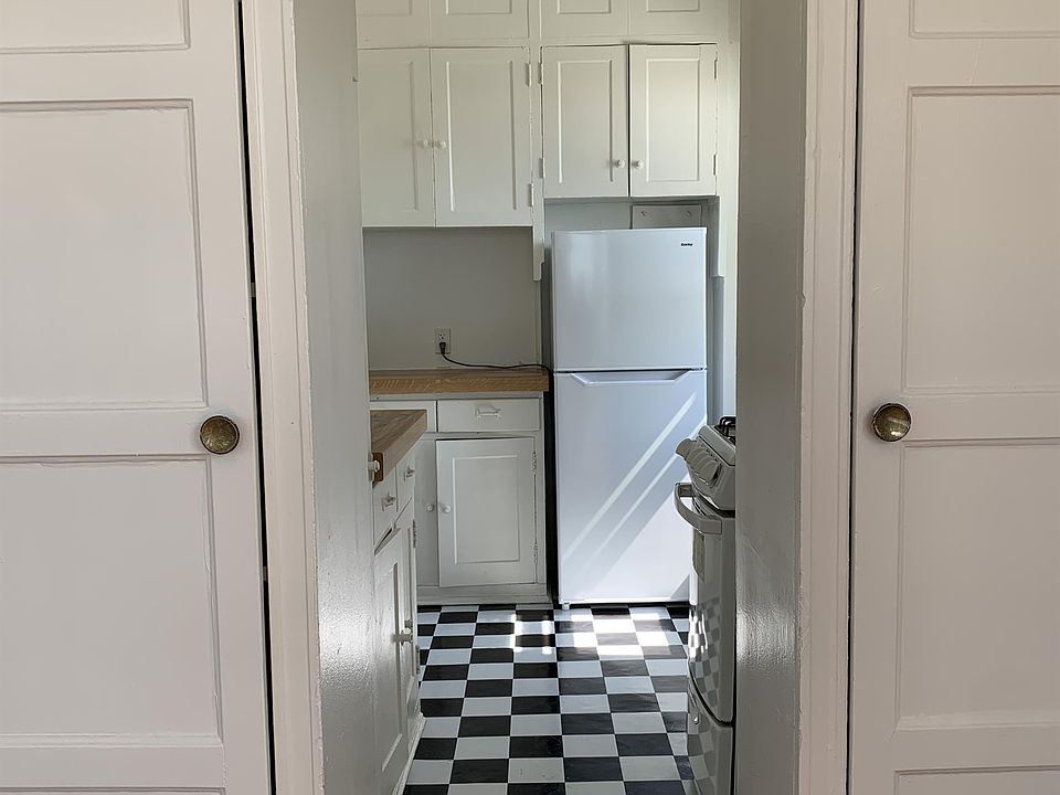 1st image of 8925 E Jefferson Ave #1-09N