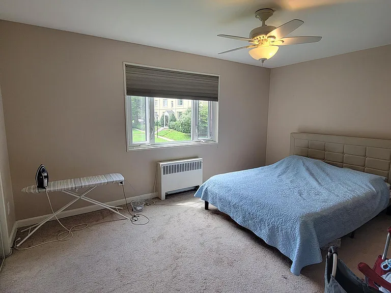 10407 Montrose Ave #201 — Photo 12