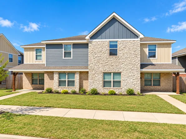 1349 N Corsica Dr, Fayetteville, AR 72704
