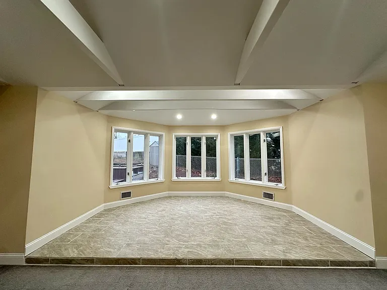 1749 Hillside Pl — Photo 8