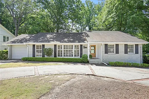 2509 Sharondale Dr NE Photo 1