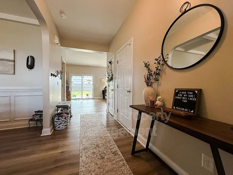 3935 Standardbred Dr — Photo 2