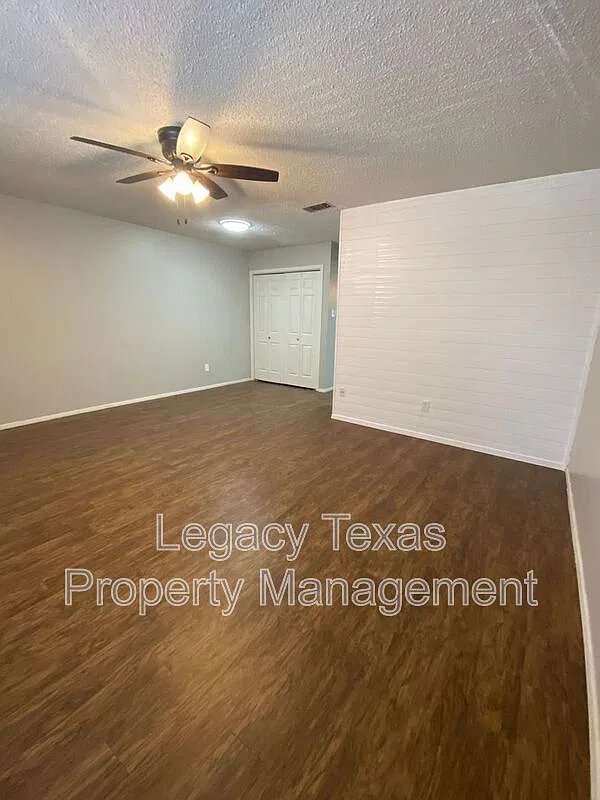 1 bed, 1.0 bath, 650 sqft, $1,000 — Photo 1