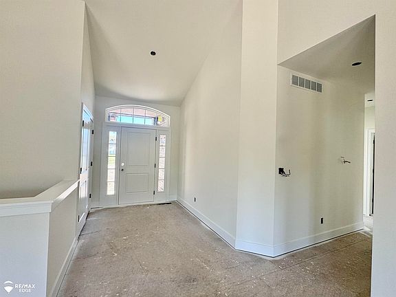 2nd image of 8088 Peninsula Cir