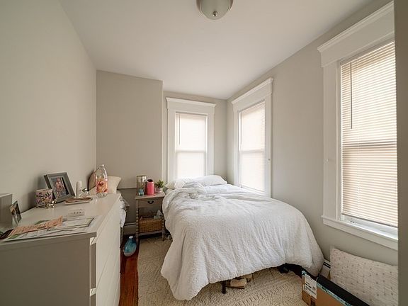 4th image of 160 Dorchester St #2