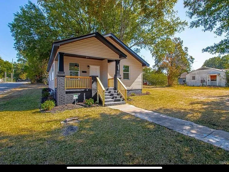 2501 S Maple St — Photo 33