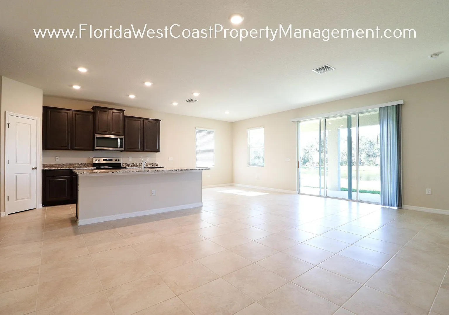 Large Parrish Home Available Now! 3 Bedrooms/ Plus Bonus /Office ! — Photo 3