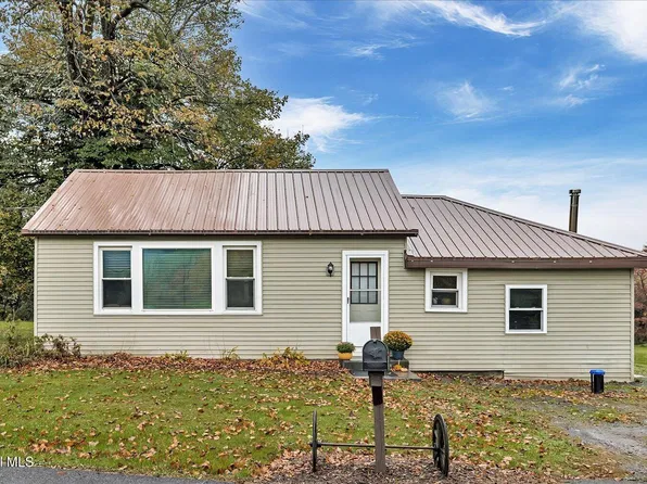 405 Spicer Road, Hoosick Falls, NY 12090