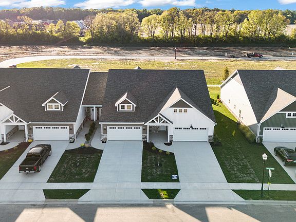 4th image of 847 Brookwood Cir