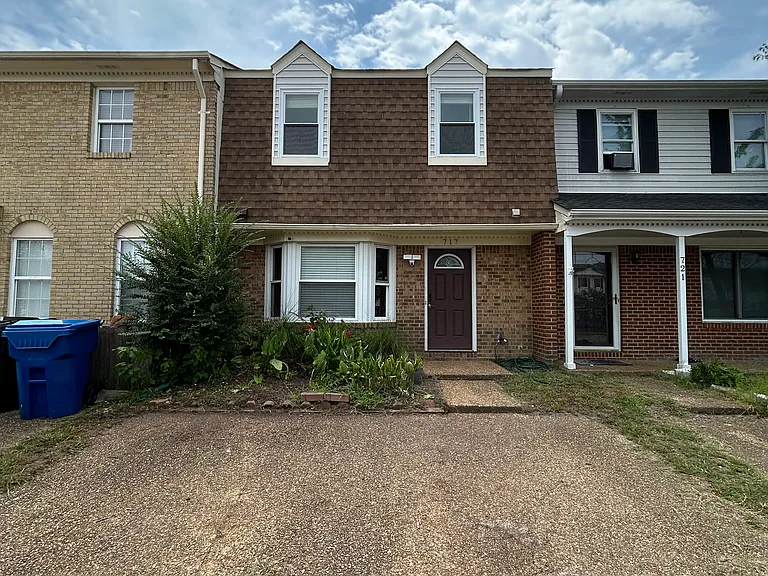 717 Westminster Ln — Photo 35