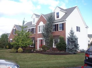 8 Windrose Cir, Doylestown, PA 18901