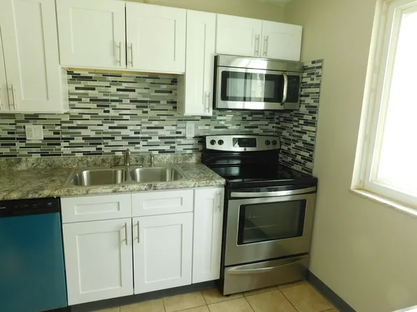 6784 Circle Dr #101, Madison, OH 44057