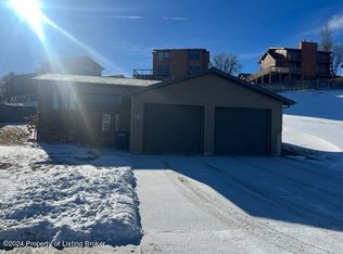 508 E 7th St, Dickinson, ND 58601