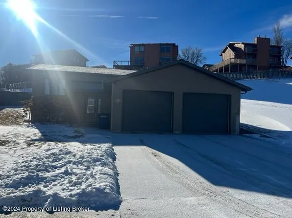 508 E 7th St, Dickinson, ND 58601