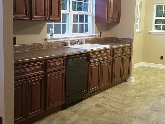 4th image of 1 E Morgan Ln