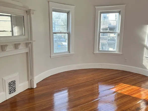 80 Barry St Floor 2, Dorchester, MA 02125