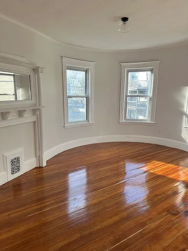 80 Barry St #2 Photo 1