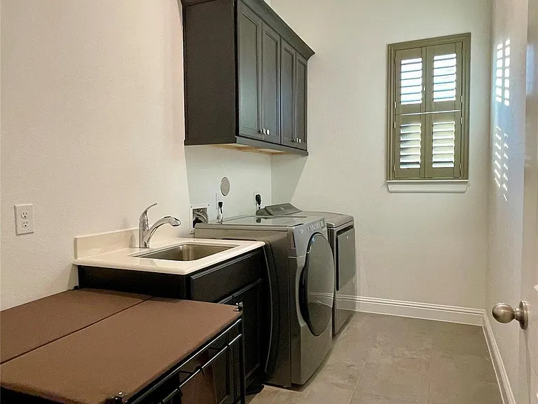 689 Cape Capri Dr — Photo 25