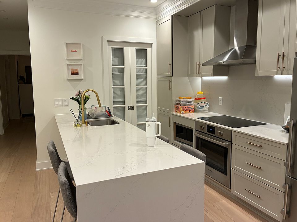 2nd image of 2642 39th St NW Unit 4