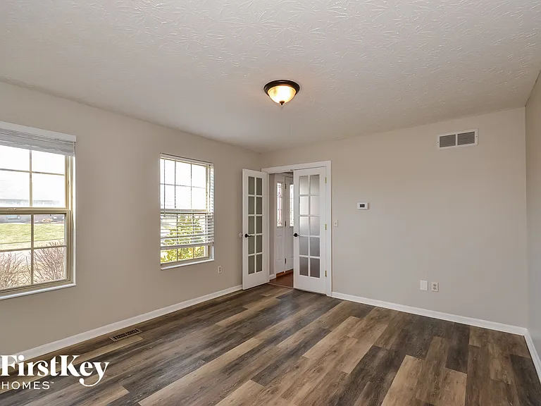 5456 Shady Meadows Dr — Photo 10