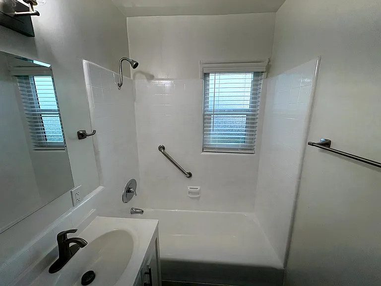 1112 S Atlantic Blvd #J — Photo 14