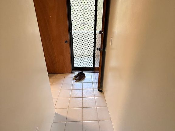 5th image of 521 Hahaione St APT 19G