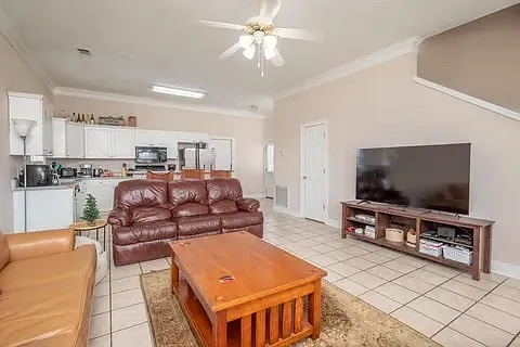 923 Saint Andrews Ln — Photo 5