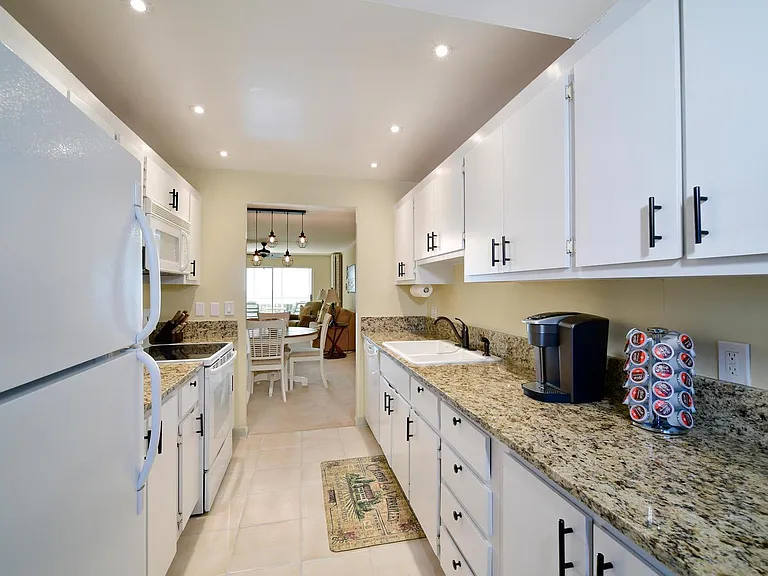 7085 Gulf Of Mexico Dr #21 — Photo 11