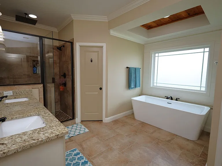 3905 Crusader Ct — Photo 8